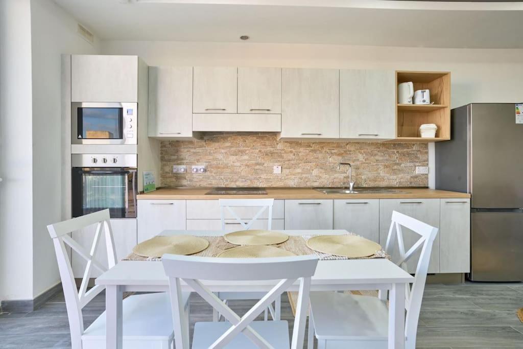 Two Bedroom Apartment In Xemxija, San Pawl il-Baħar Eksteriør bilde