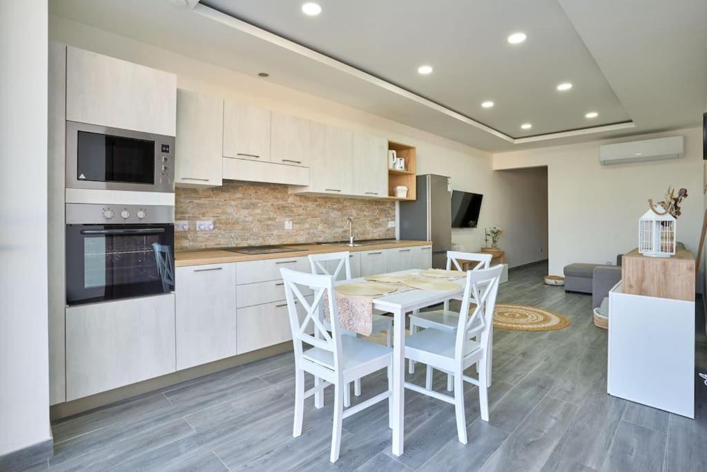 Two Bedroom Apartment In Xemxija, San Pawl il-Baħar Eksteriør bilde